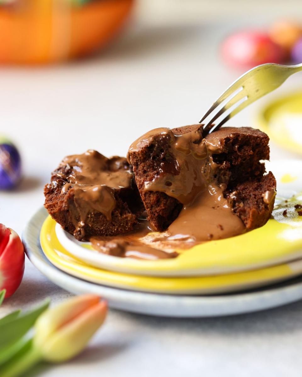 Lava Muffin mit Schoko-Ostereiern